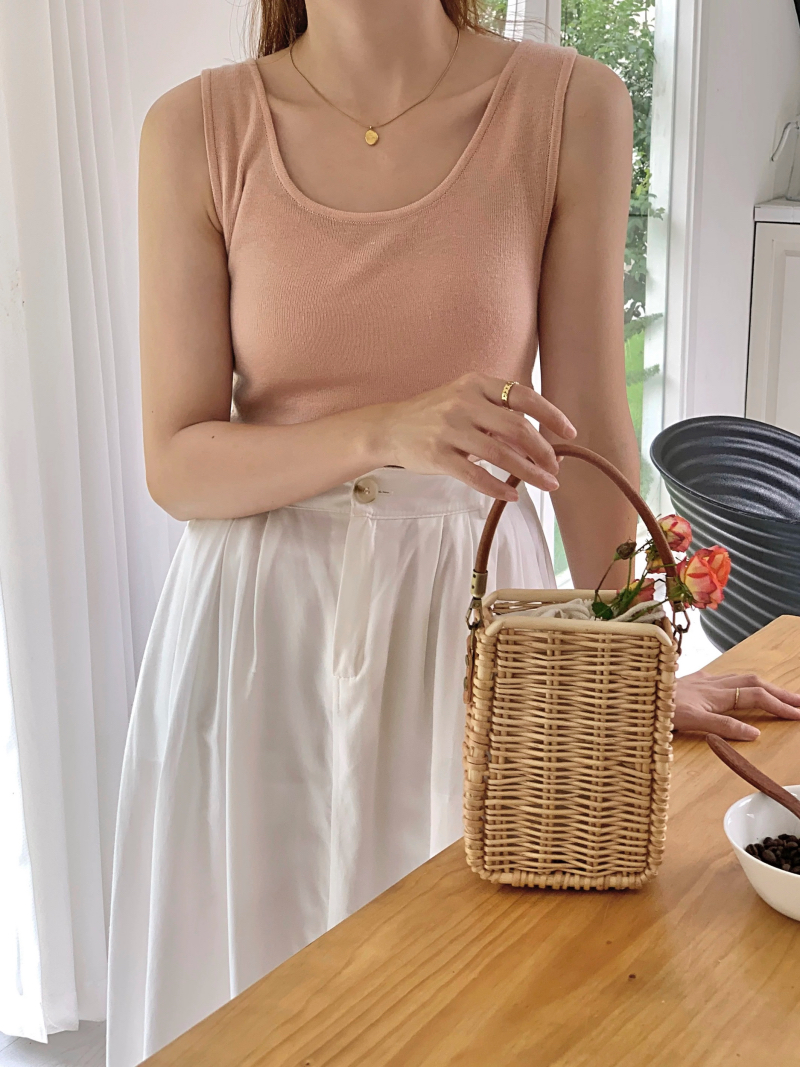 French Vintage Woven Straw Mini Square Handbag for Beach Vacation and Picnic - Image 2