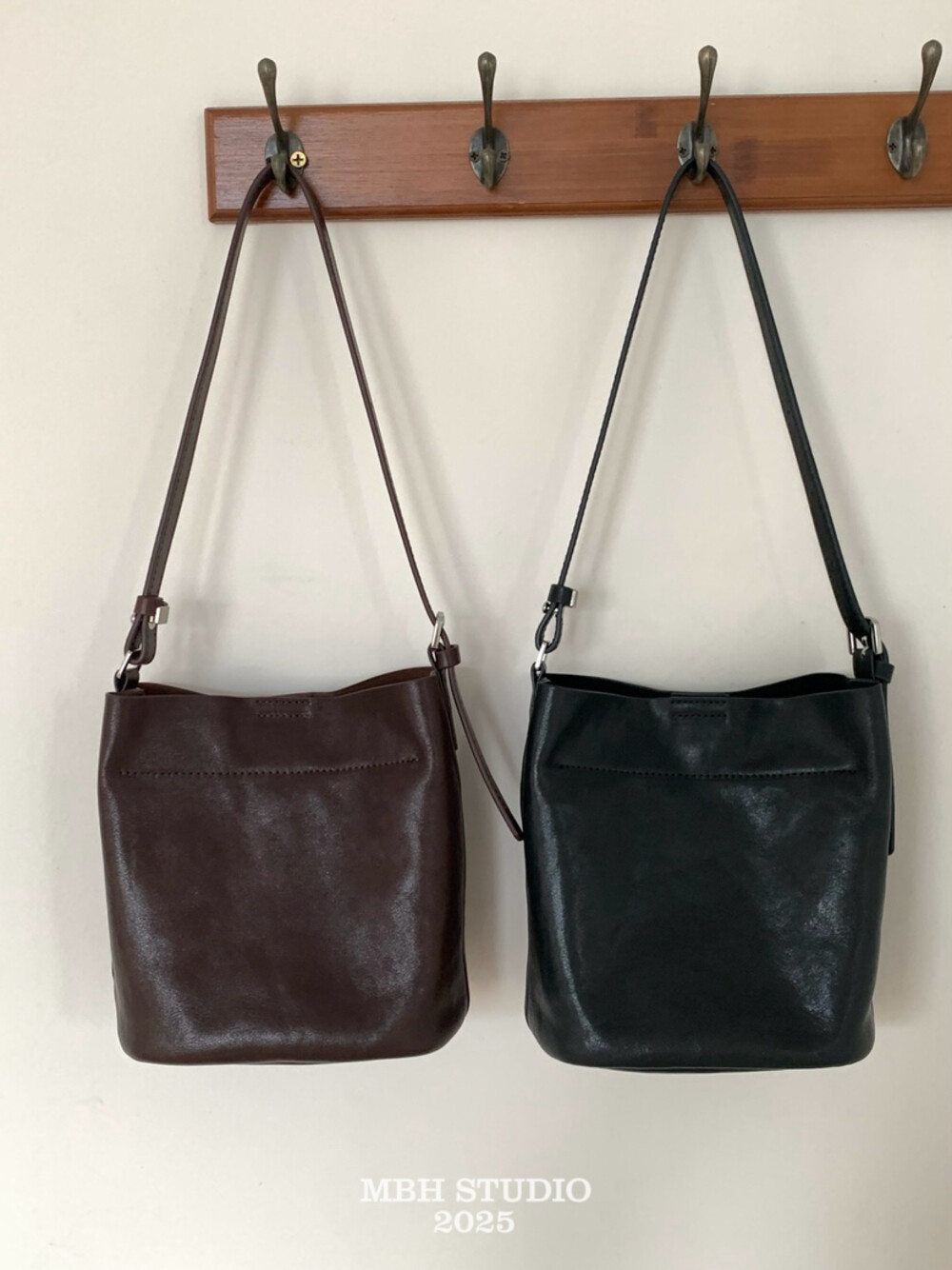 Vegetable-Tanned Leather Small Bucket Bag Everyday Shoulder Crossbody Bag with Strap