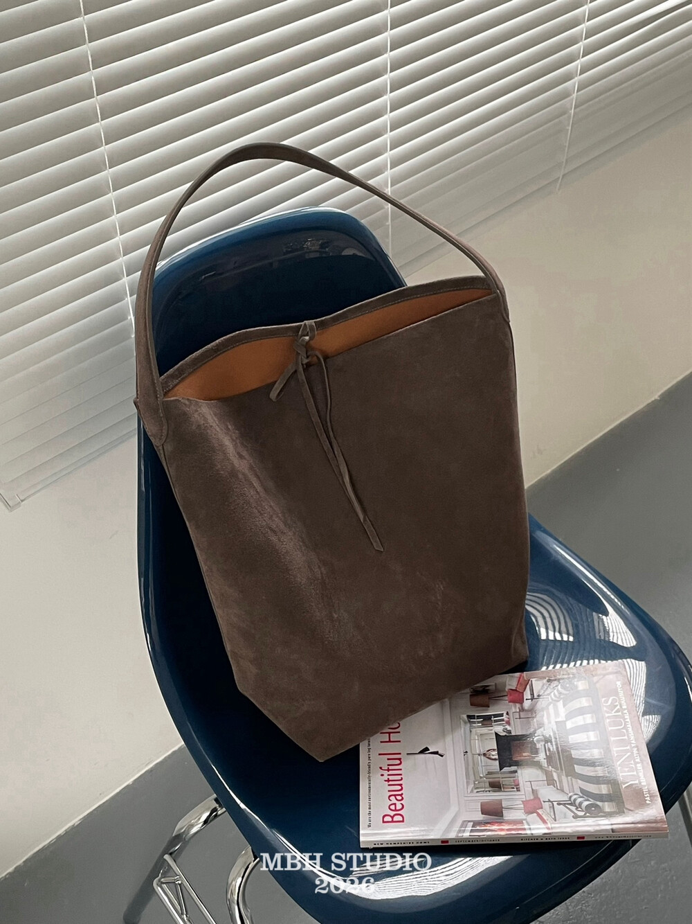 MBH Frosted Leather Bucket Bag Large Capacity Commuter Shoulder Bag with Pouch - Image 3
