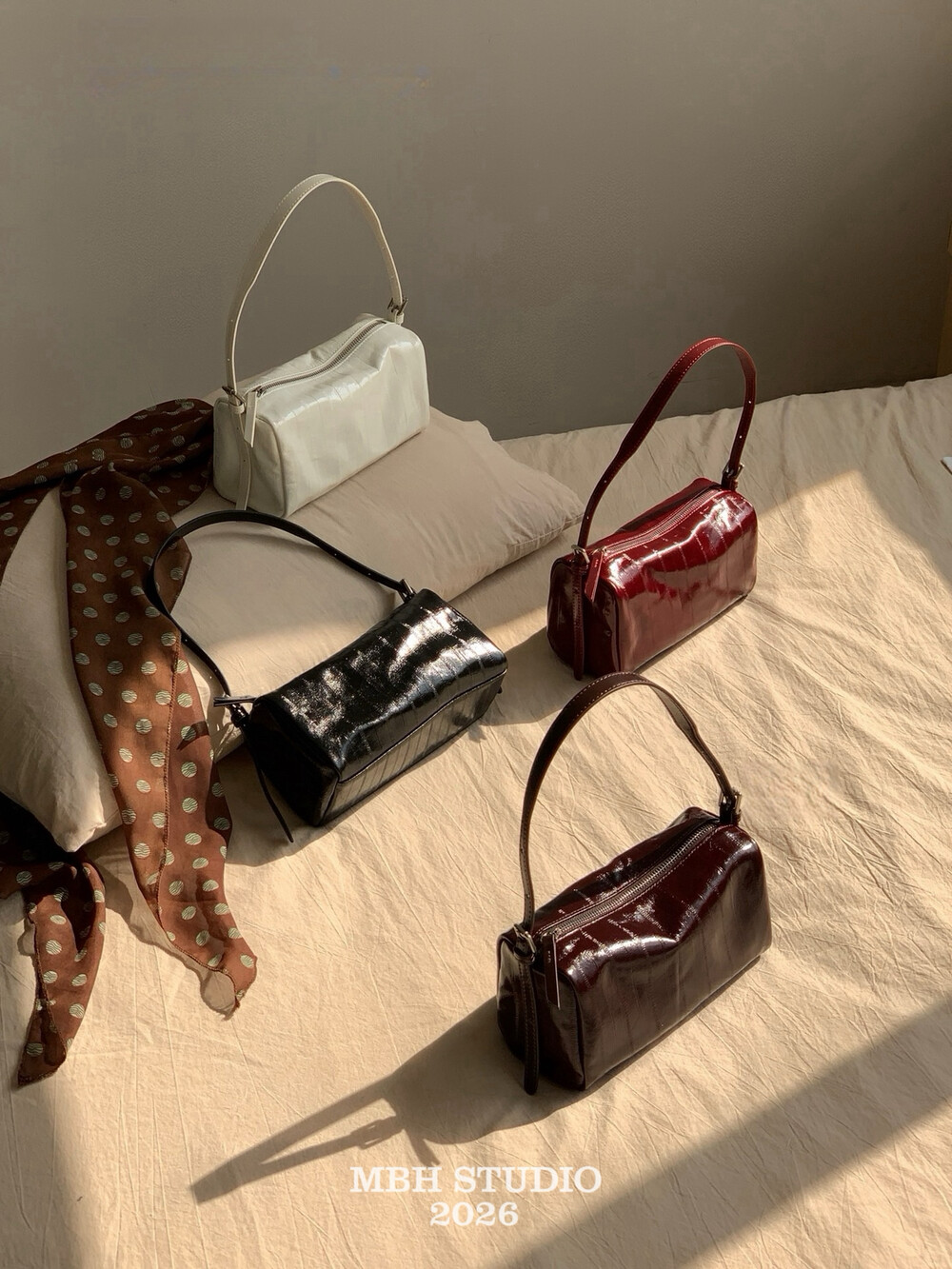 MBH Eel Grain Top Layer Oil Wax Leather Minimalist Toast Bag Premium Shoulder Bag with Strap - Image 4