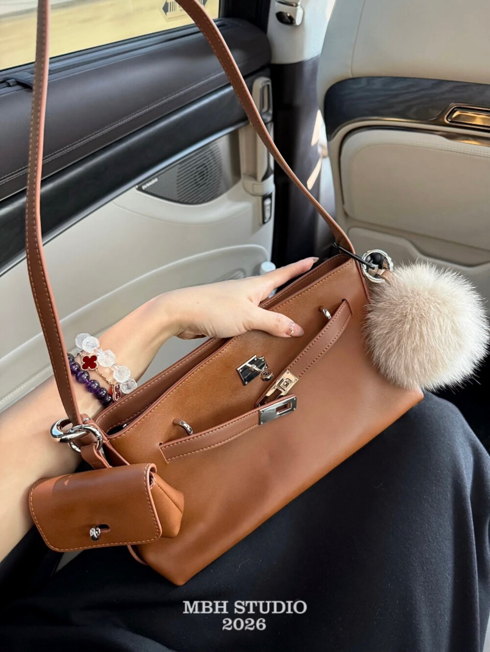 MBH Gradient Envelope Shoulder Bag with Earphone Case for Women - Image 3
